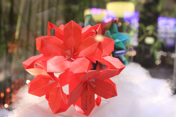 Holiday Origami Exhibit | Bellevue.com